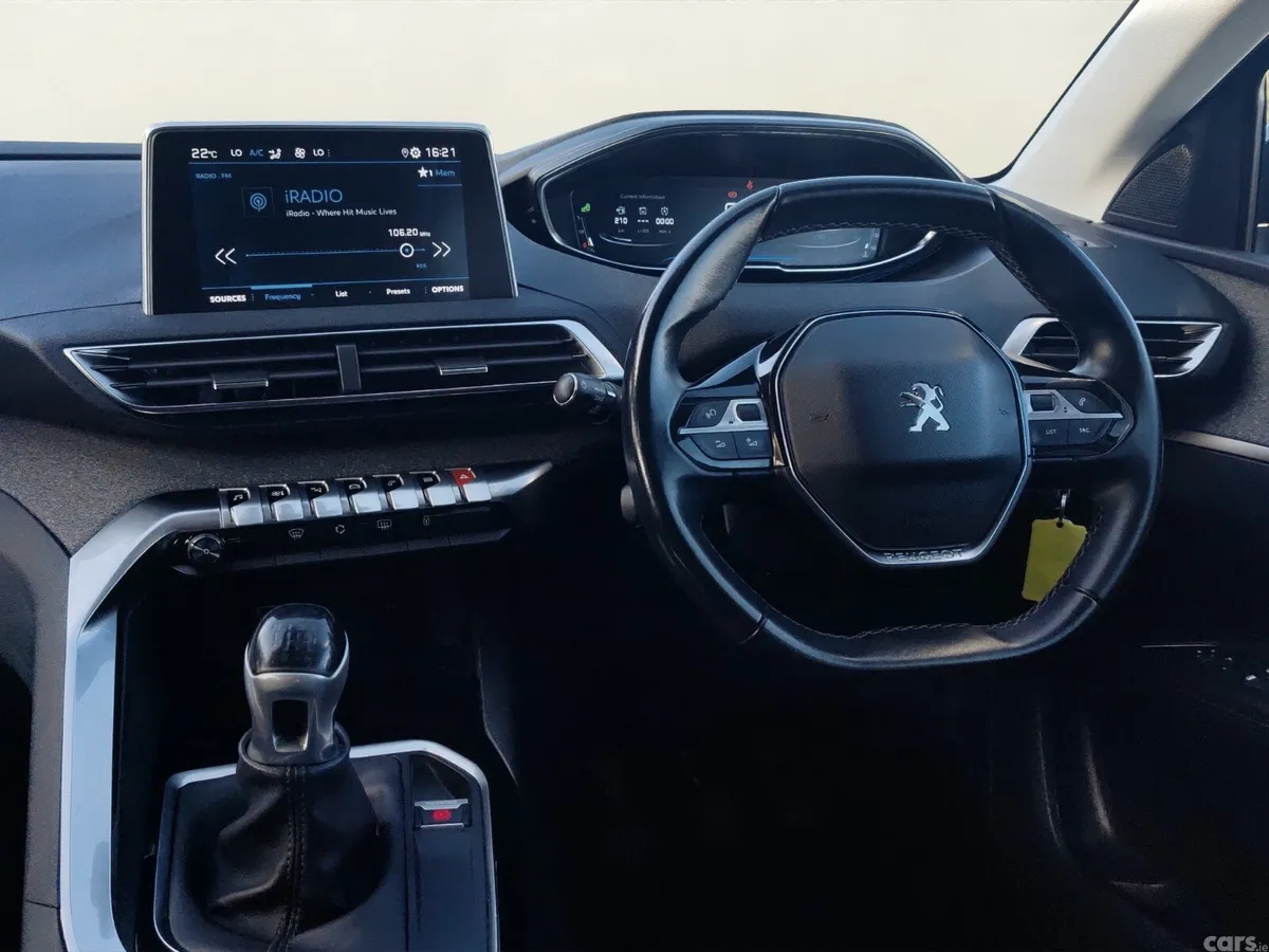 Peugeot 5008 MPV, Diesel, 2019, Blue