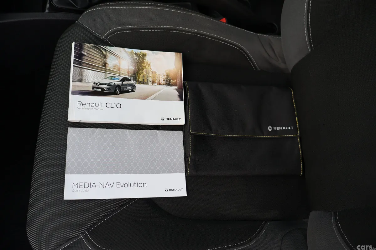 Renault Clio Hatchback, Petrol, 2018, Black
