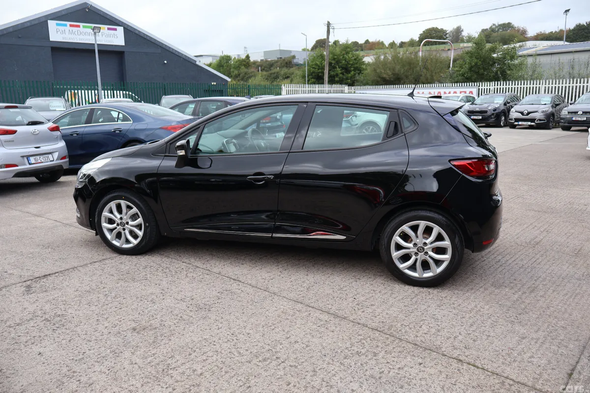 Renault Clio Hatchback, Petrol, 2018, Black