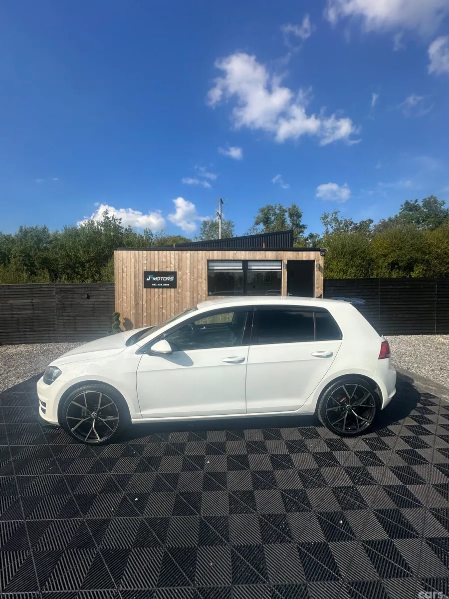 Volkswagen Golf Hatchback, Petrol, 2014, White