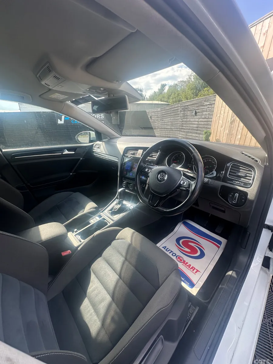 Volkswagen Golf Hatchback, Petrol, 2014, White