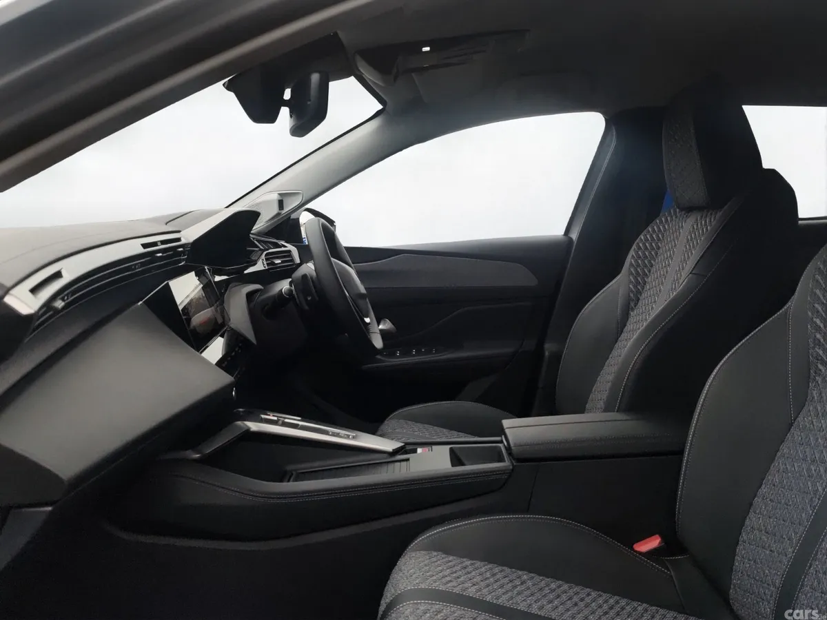 Peugeot 308 Hatchback, Electric, 2026, Silver