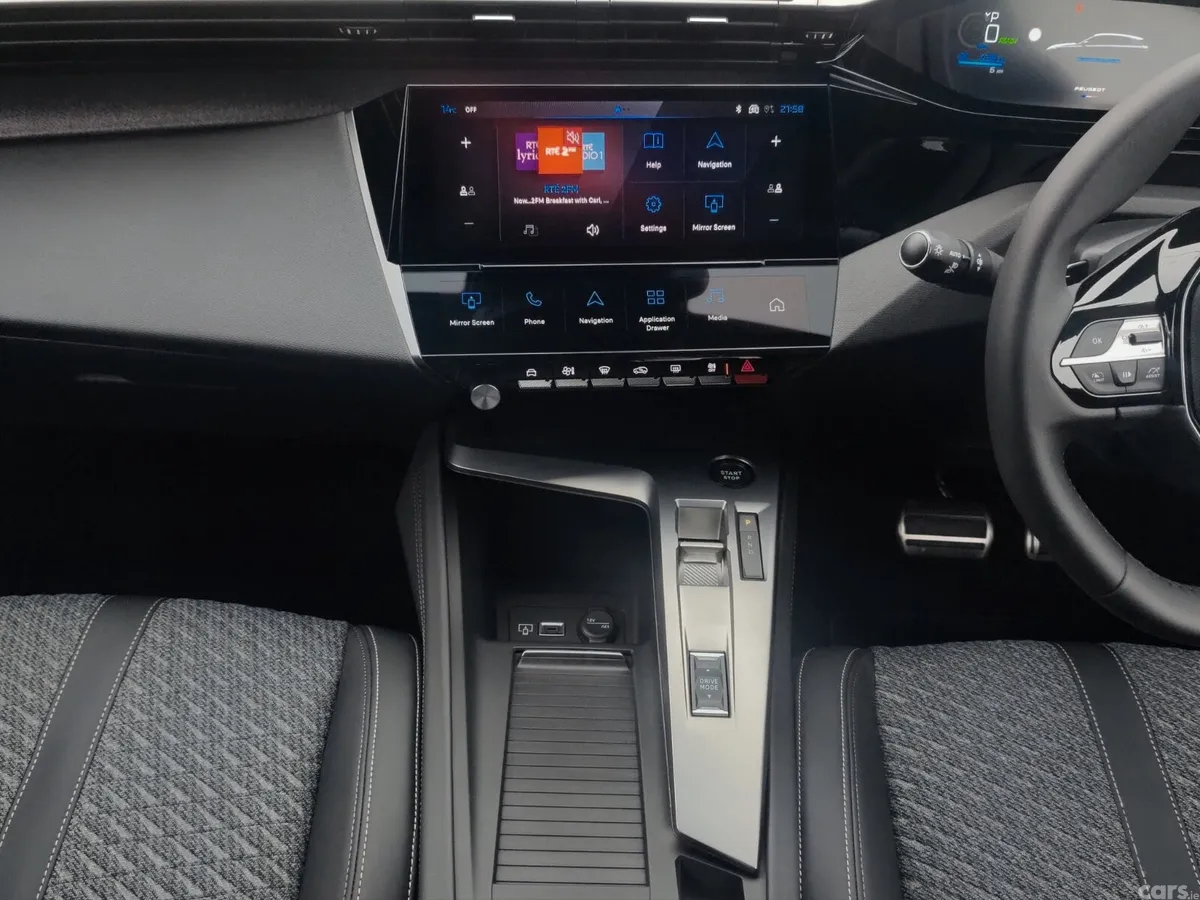 Peugeot 308 Hatchback, Electric, 2026, Silver