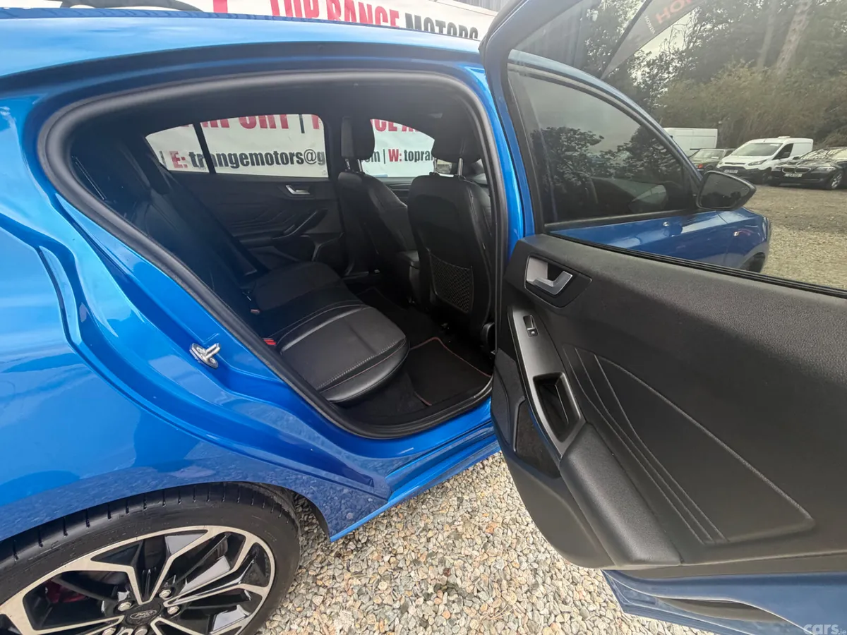 Ford Focus Hatchback, Diesel, 2020, Blue