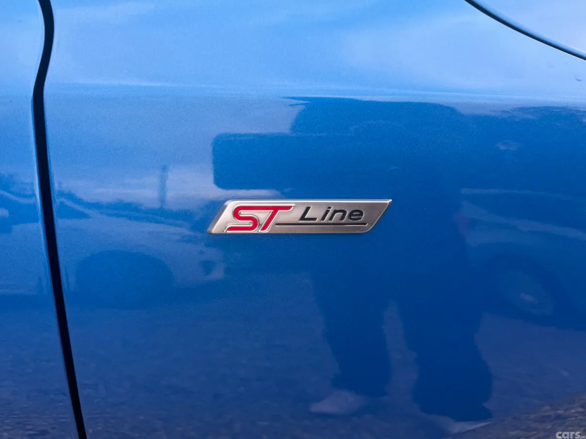 Ford Focus Hatchback, Diesel, 2020, Blue