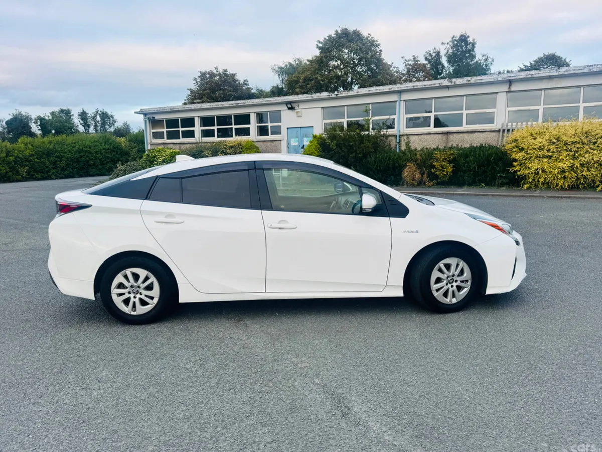 Toyota Prius Hatchback, Petrol Hybrid, 2018, Grey