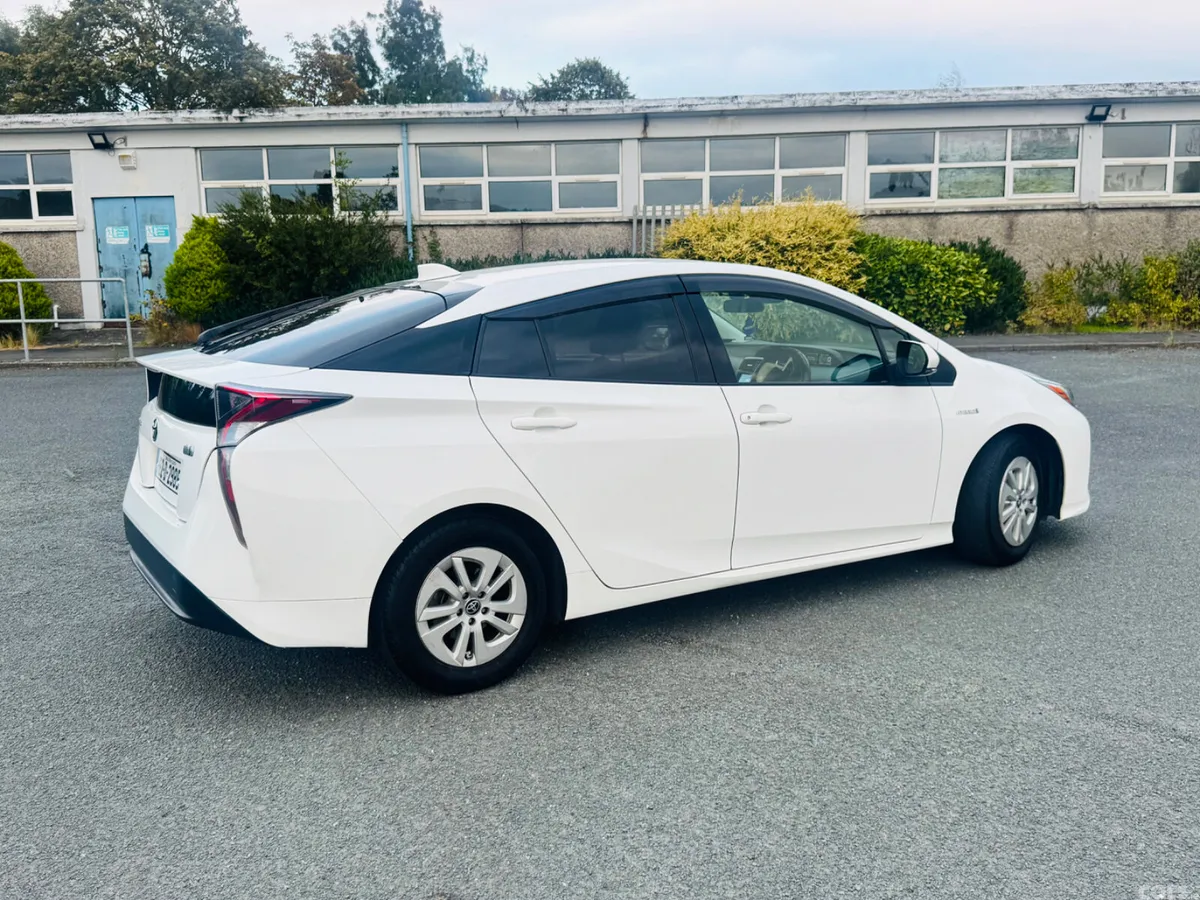 Toyota Prius Hatchback, Petrol Hybrid, 2018, Grey