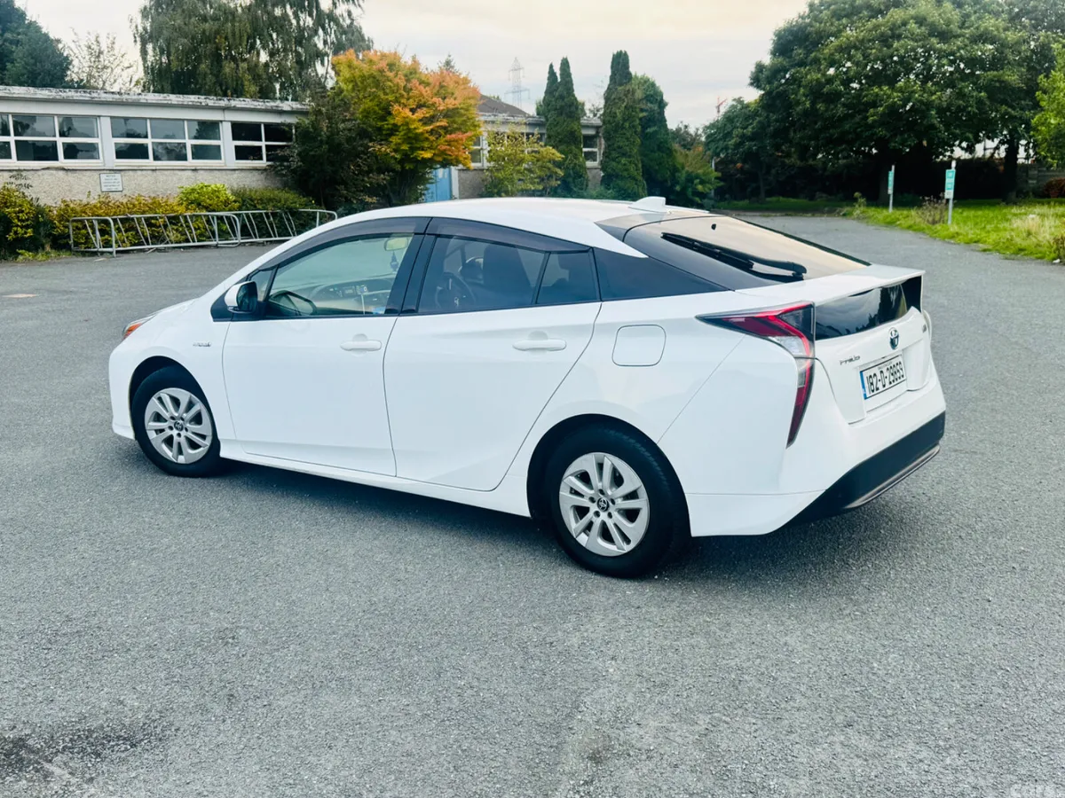 Toyota Prius Hatchback, Petrol Hybrid, 2018, Grey
