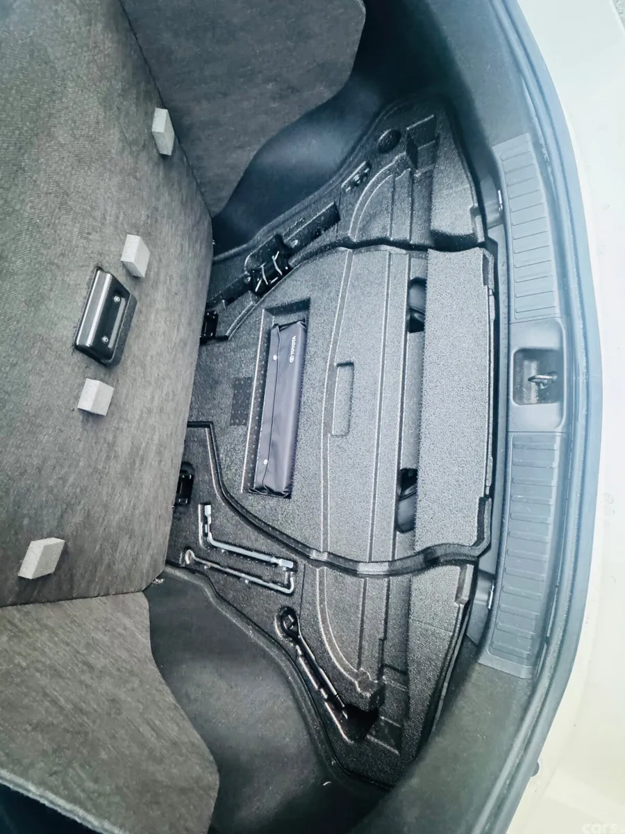 Toyota Prius Hatchback, Petrol Hybrid, 2018, Grey