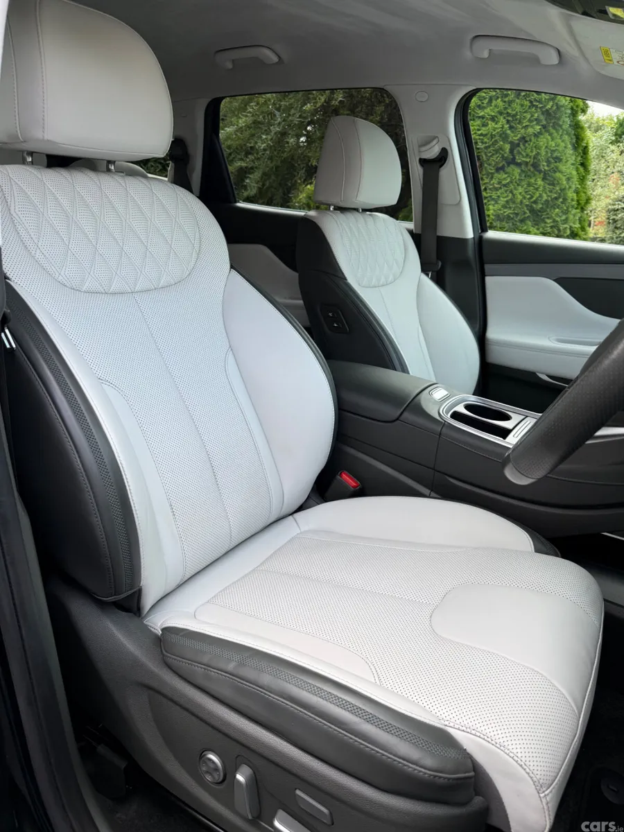 Hyundai Santa Fe SUV, Petrol Plug-in Hybrid, 2023, Black