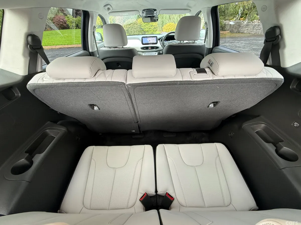 Hyundai Santa Fe SUV, Petrol Plug-in Hybrid, 2023, Black