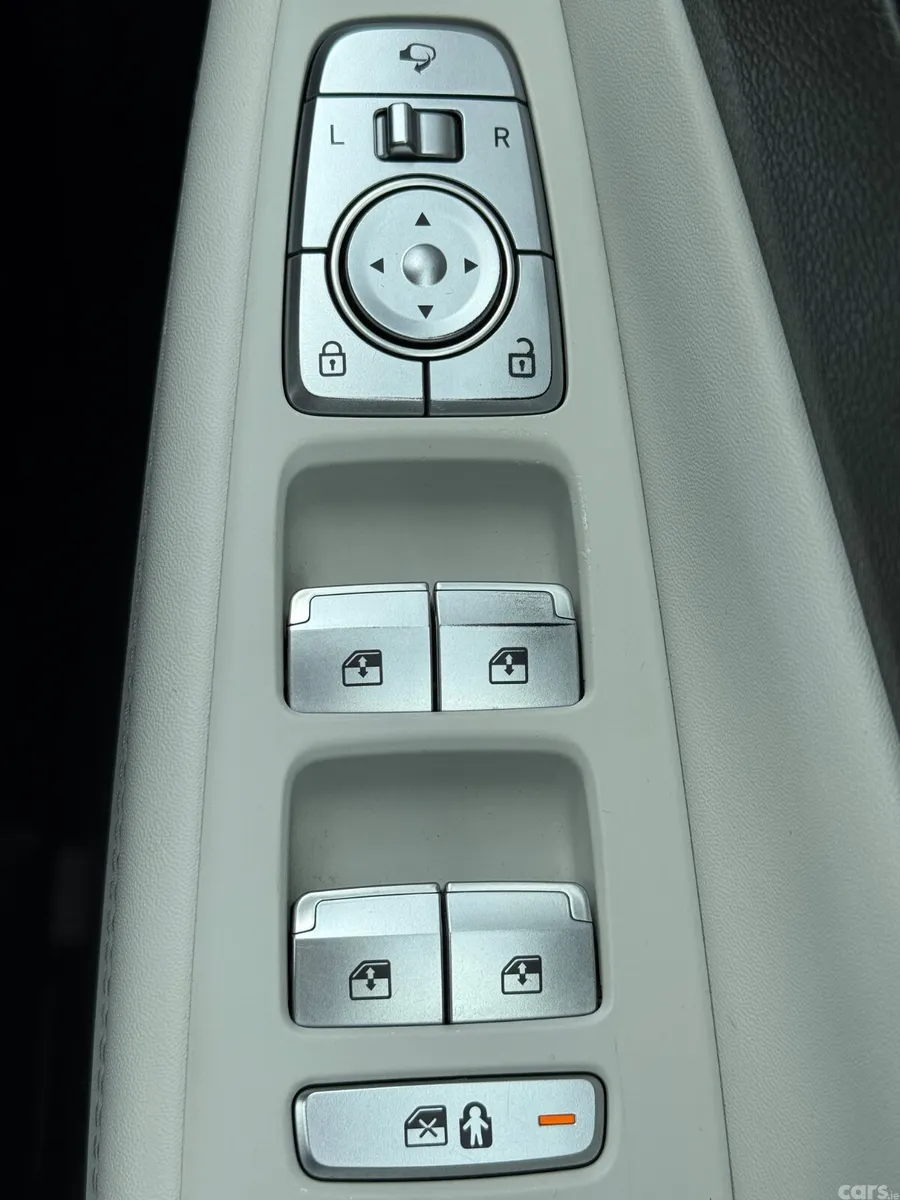 Hyundai Santa Fe SUV, Petrol Plug-in Hybrid, 2023, Black