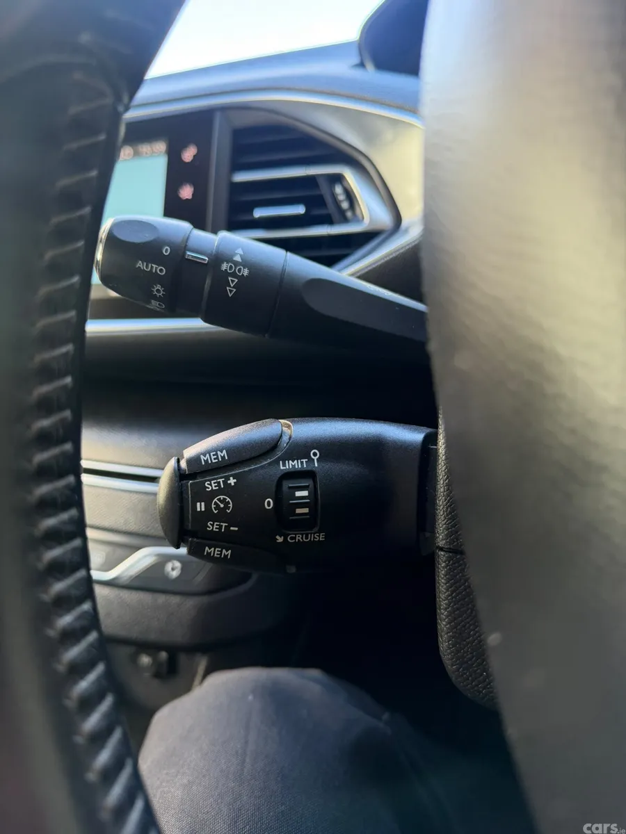 Peugeot 308 Hatchback, Diesel, 2014, Grey