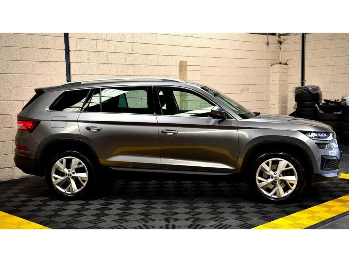 Skoda Kodiaq Estate, Diesel, 2023, Grey