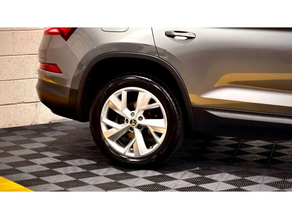 Skoda Kodiaq Estate, Diesel, 2023, Grey