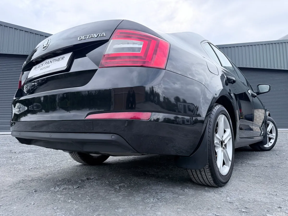 Skoda Octavia Saloon, Diesel, 2016, Black