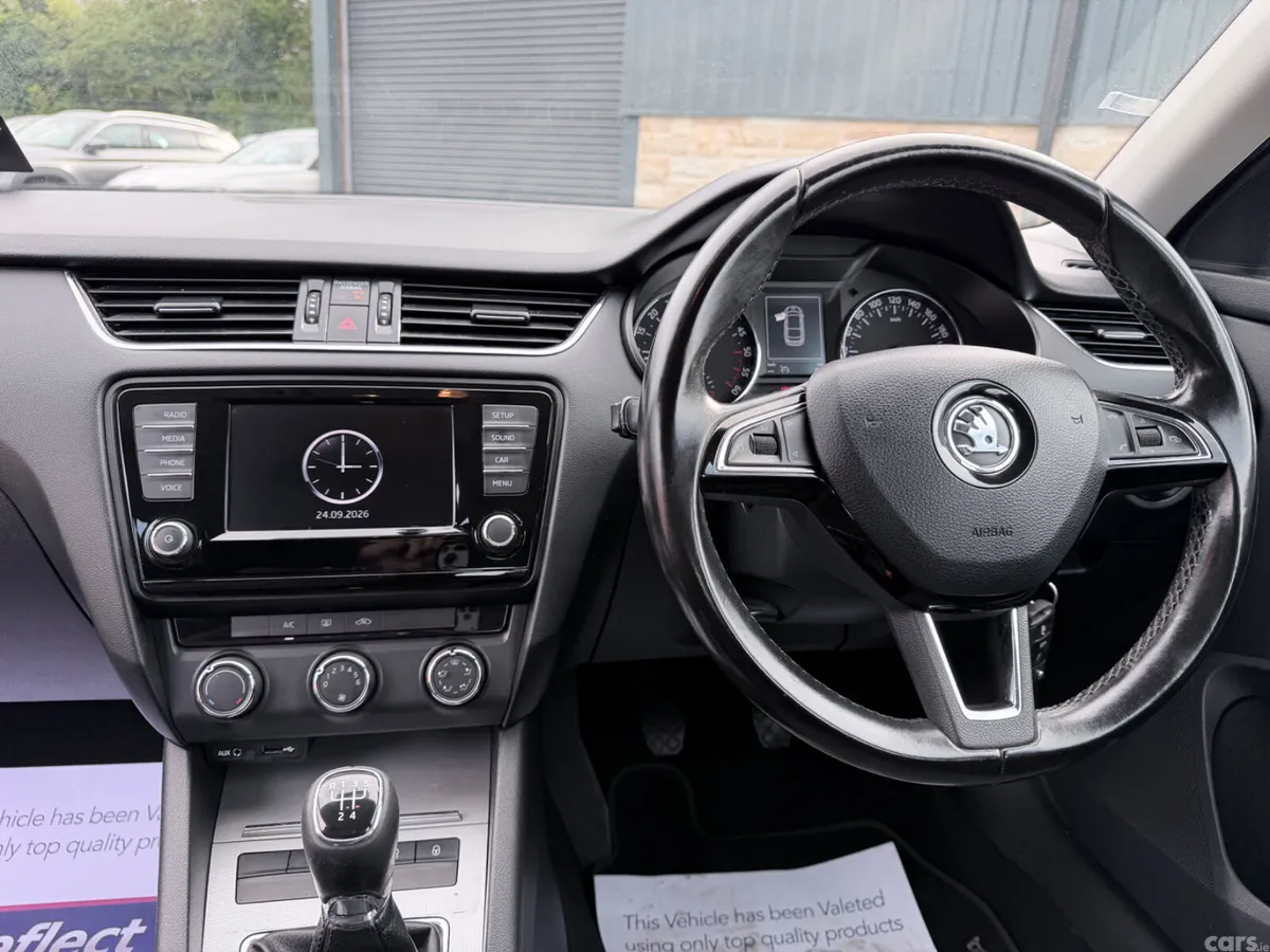 Skoda Octavia Saloon, Diesel, 2016, Black