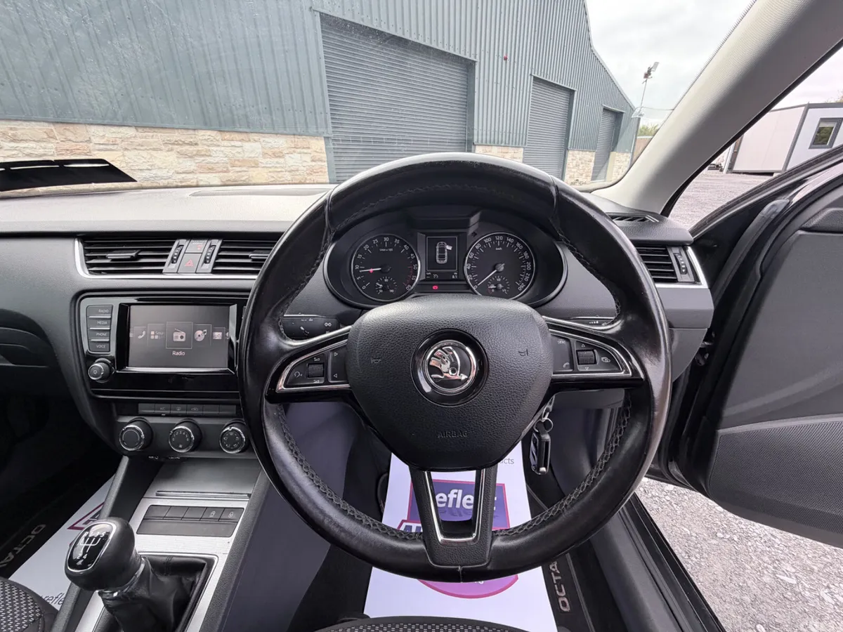 Skoda Octavia Saloon, Diesel, 2016, Black