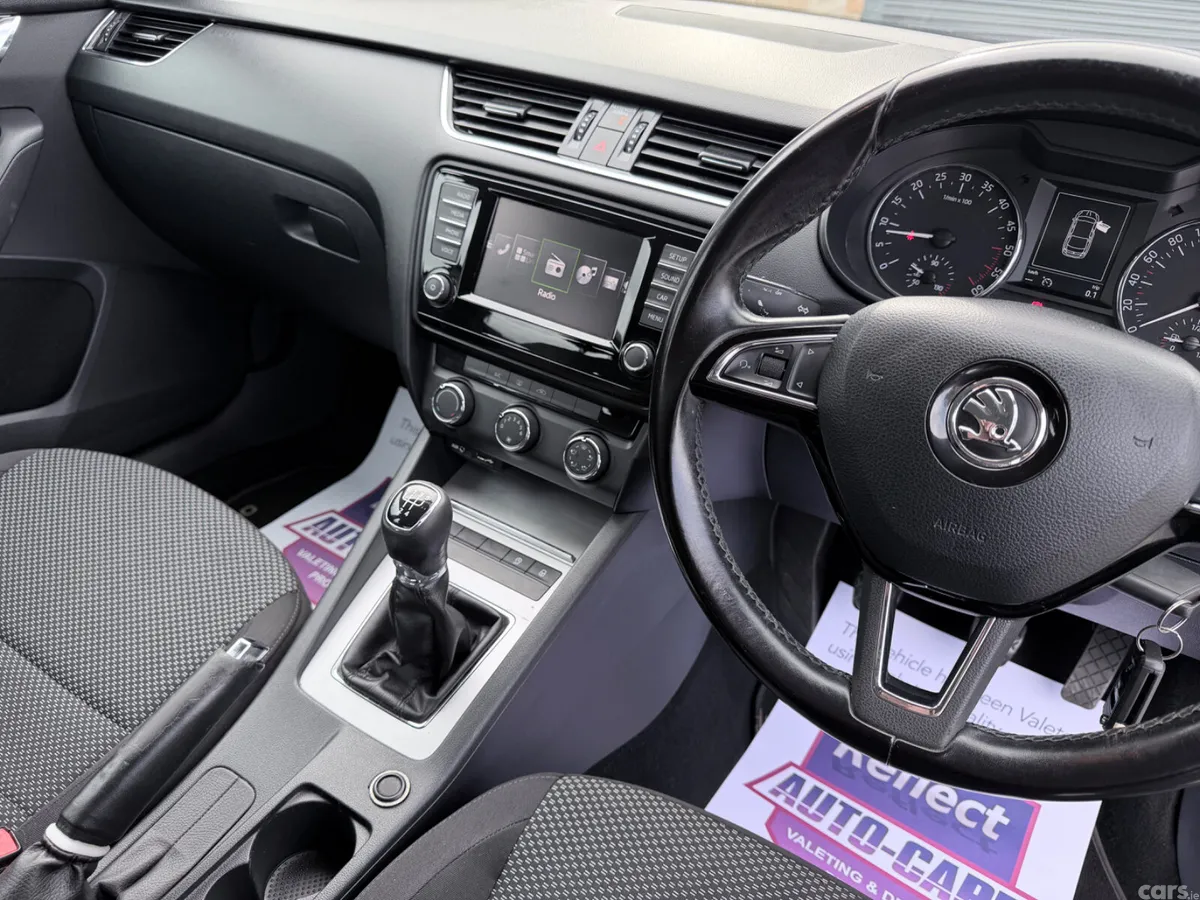 Skoda Octavia Saloon, Diesel, 2016, Black