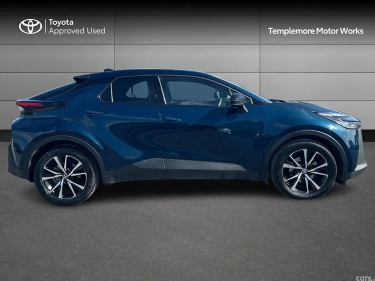 Toyota C-HR SUV, Petrol Hybrid, 2025, Blue