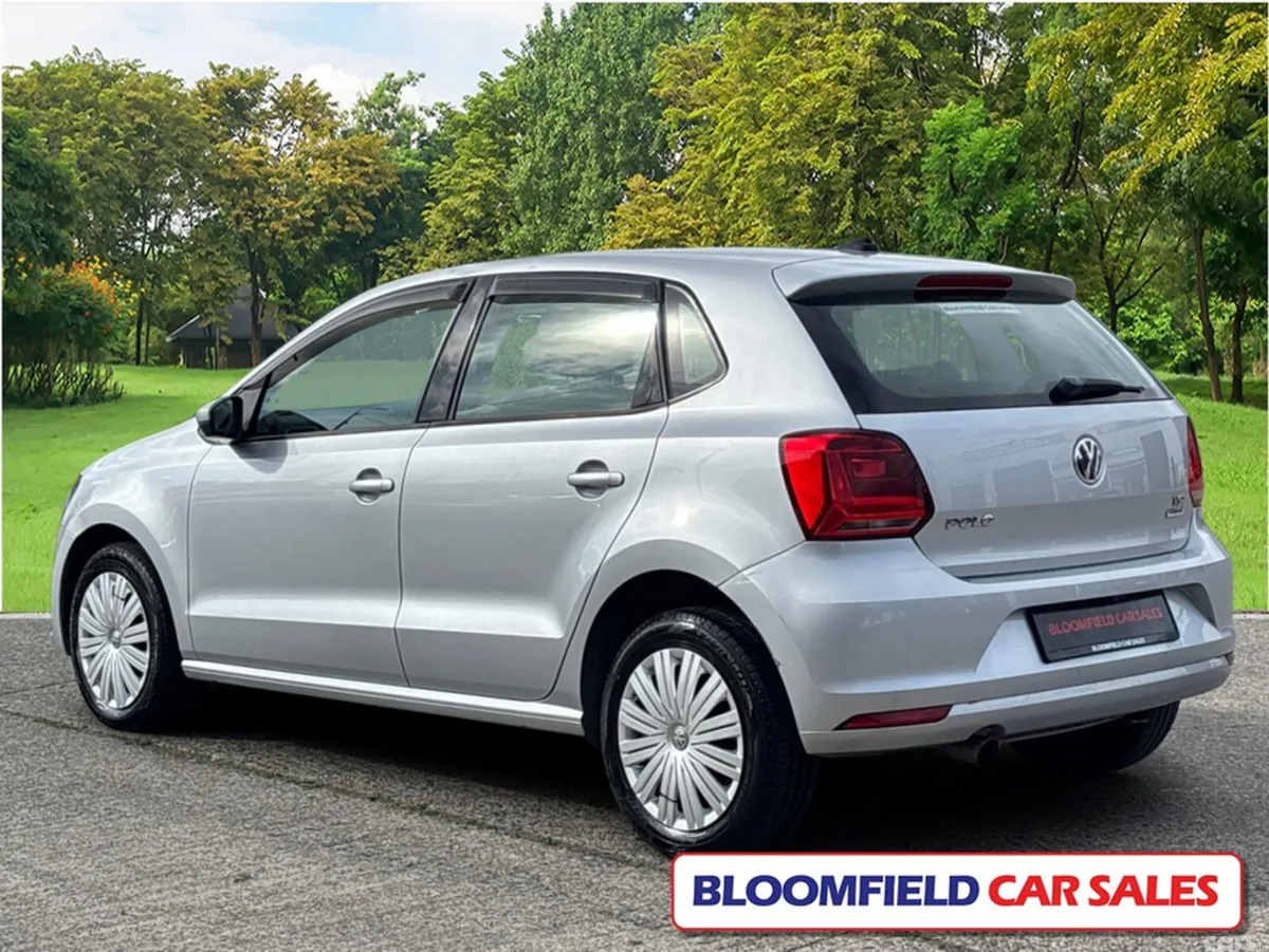 Volkswagen Polo Hatchback, Petrol, 2015, Silver