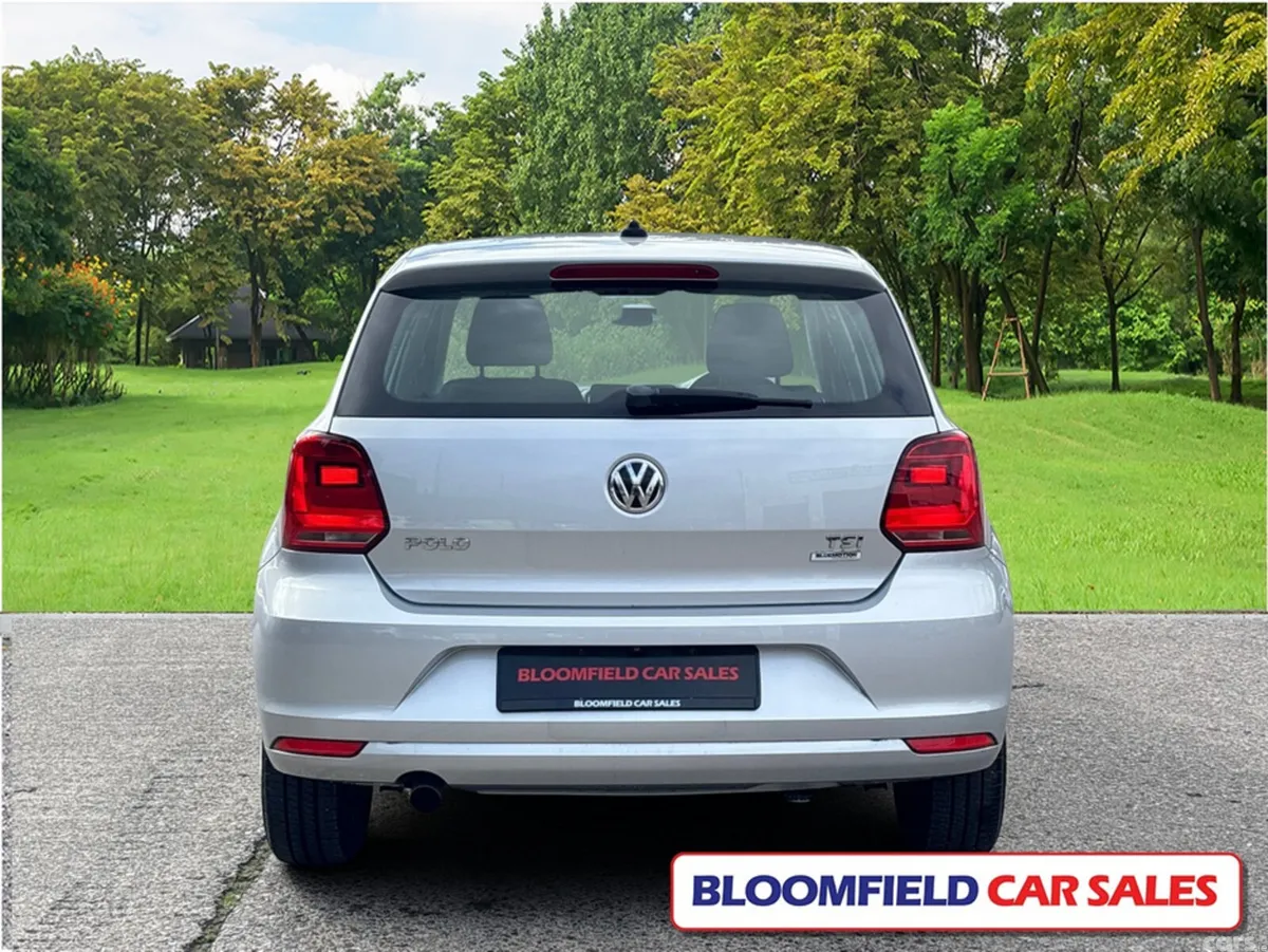 Volkswagen Polo Hatchback, Petrol, 2015, Silver