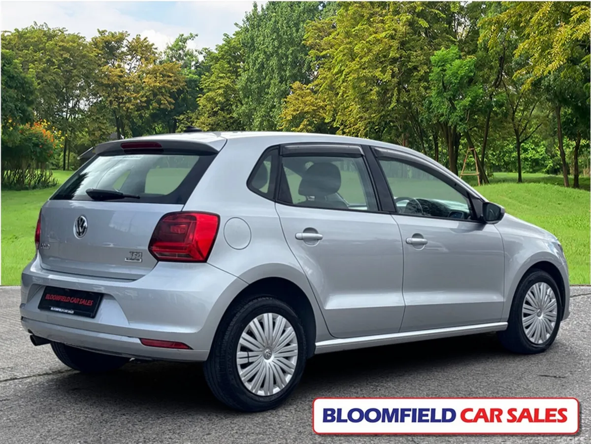 Volkswagen Polo Hatchback, Petrol, 2015, Silver