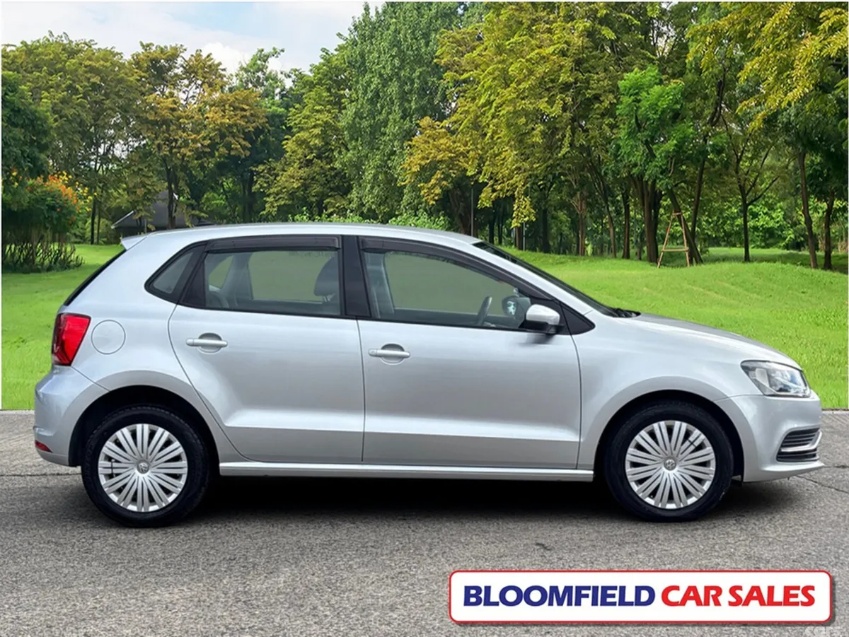 Volkswagen Polo Hatchback, Petrol, 2015, Silver