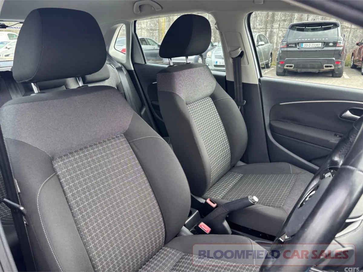 Volkswagen Polo Hatchback, Petrol, 2015, Silver