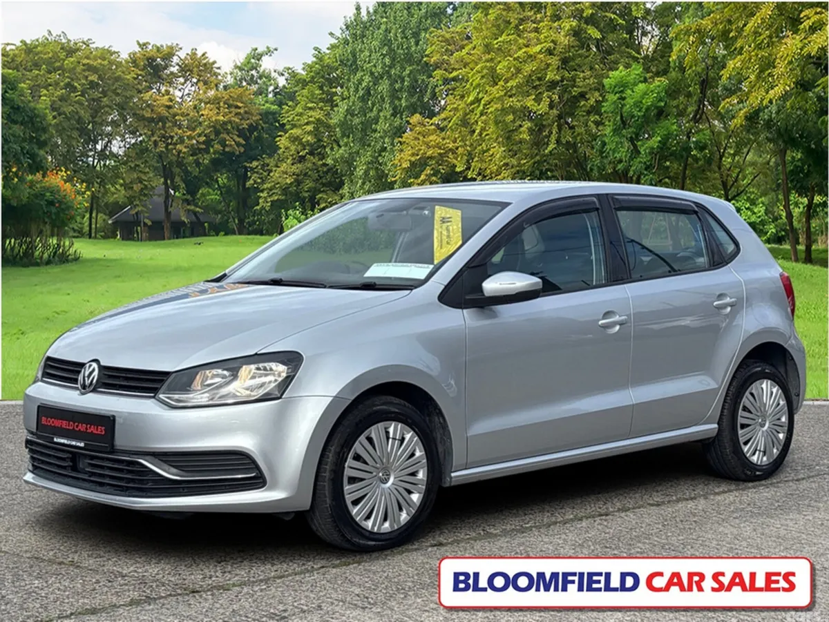 Volkswagen Polo Hatchback, Petrol, 2015, Silver