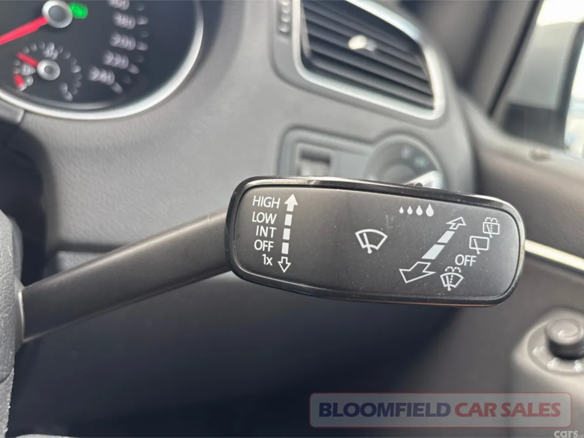 Volkswagen Polo Hatchback, Petrol, 2015, Silver
