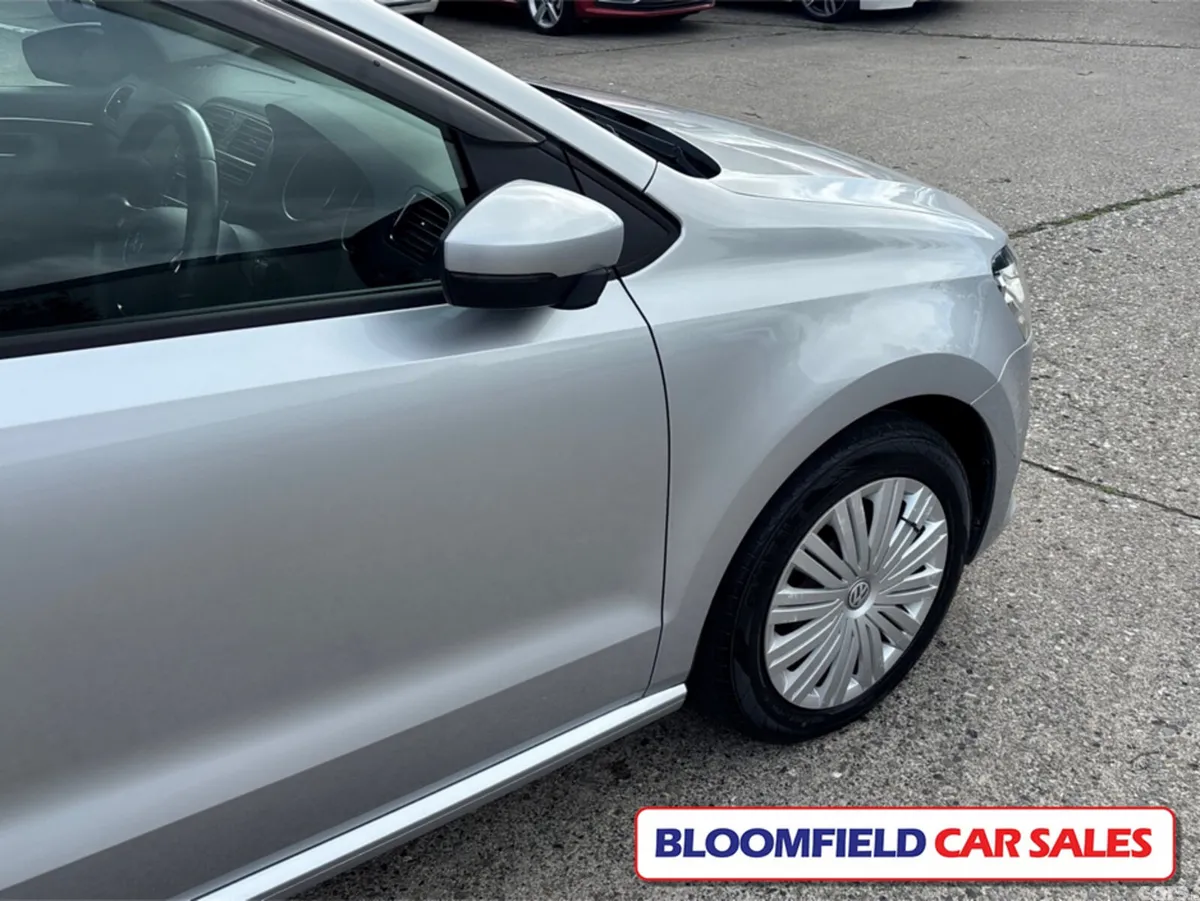Volkswagen Polo Hatchback, Petrol, 2015, Silver