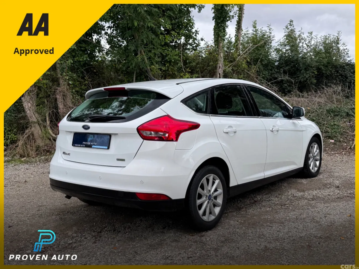 Ford Focus Hatchback, Petrol, 2015, White