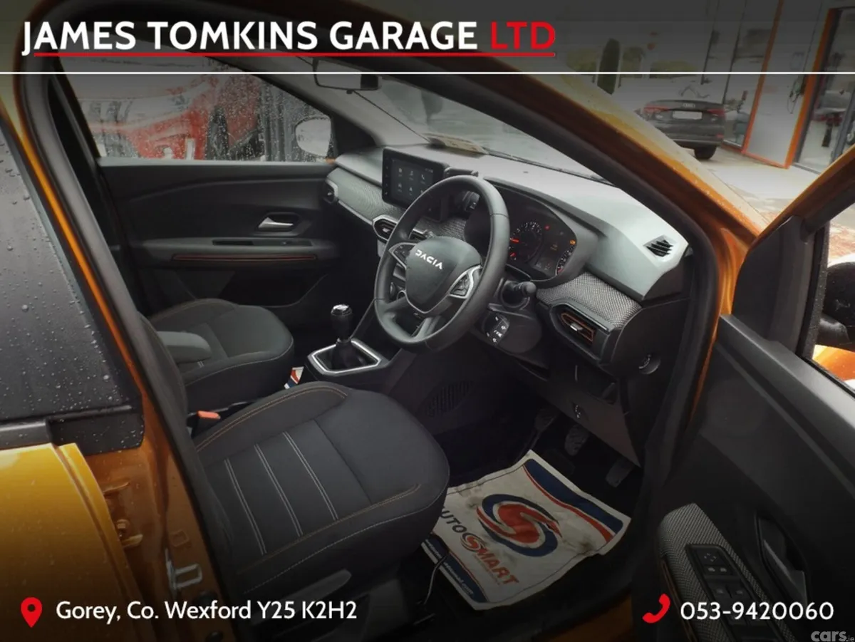 Dacia Sandero Hatchback, Petrol, 2023, Orange