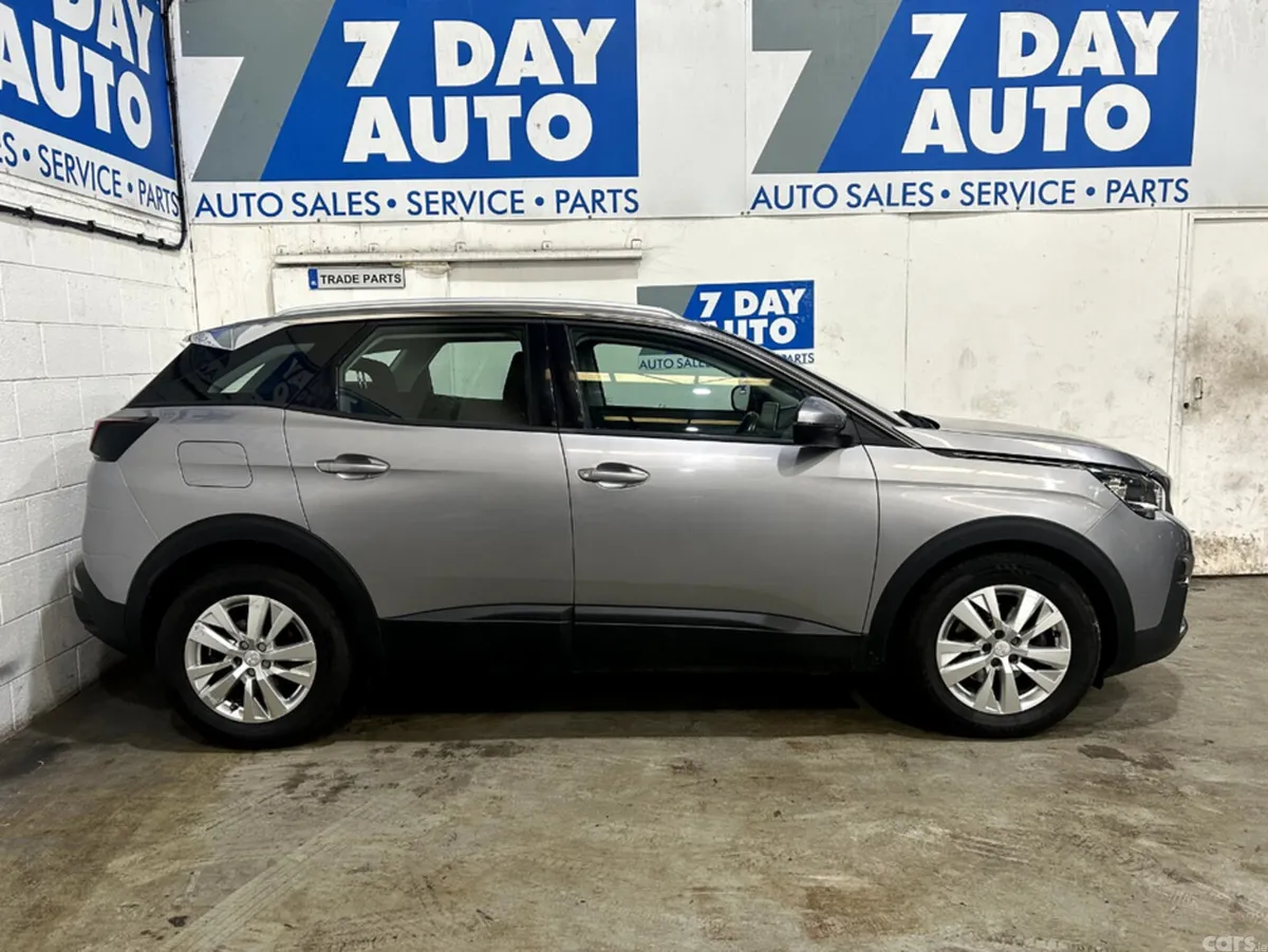 Peugeot 3008 MPV, Petrol, 2018, Grey