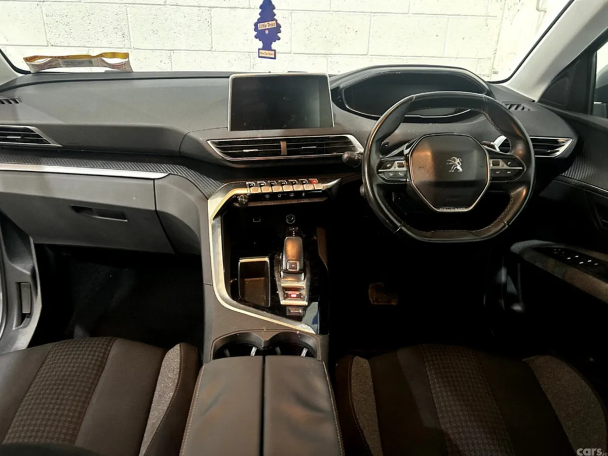 Peugeot 3008 MPV, Petrol, 2018, Grey