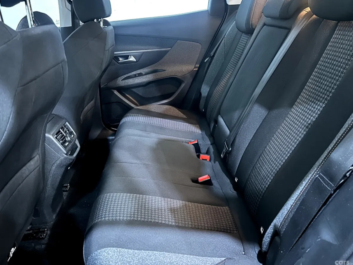 Peugeot 3008 MPV, Petrol, 2018, Grey