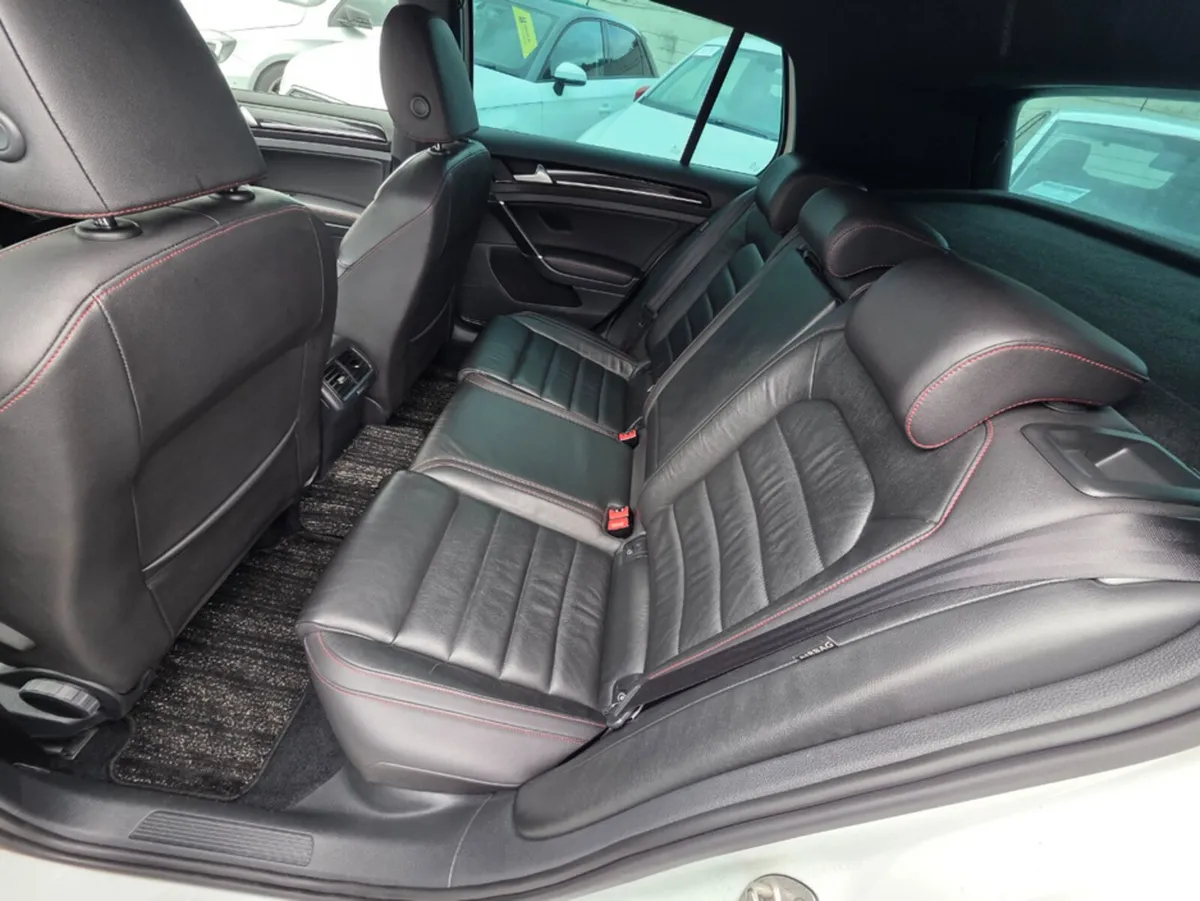 Volkswagen Golf Hatchback, Petrol, 2014, White