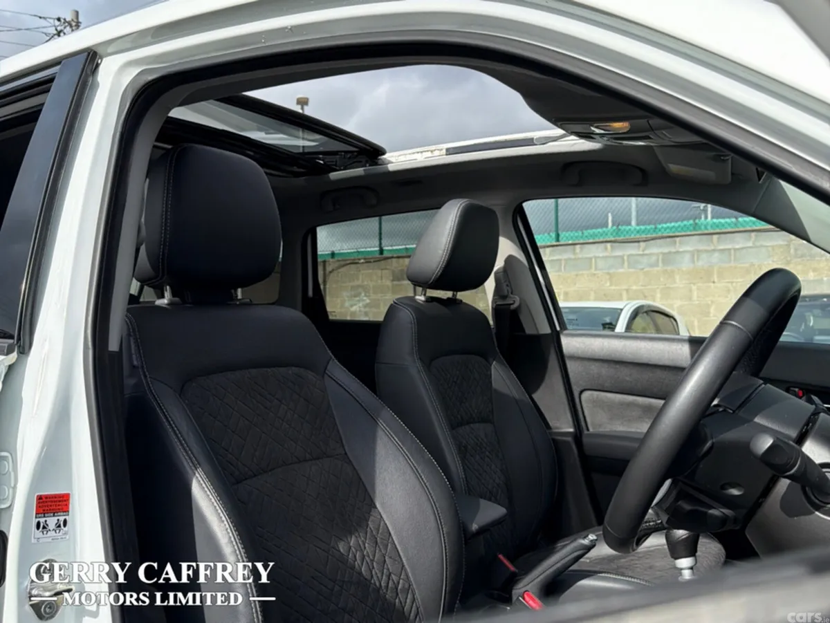 Suzuki Vitara SUV, Petrol Hybrid, 2021, White