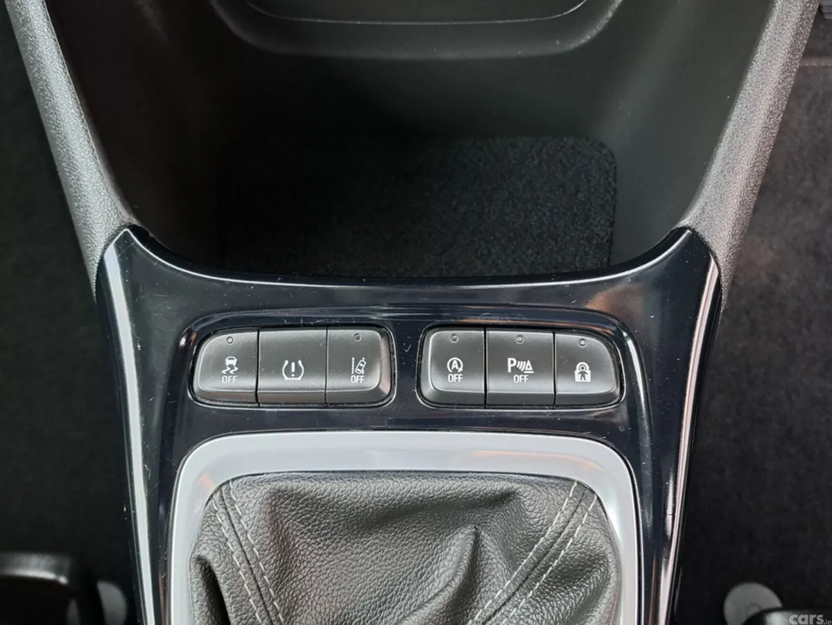 Opel Crossland SUV, Petrol, 2022, Red