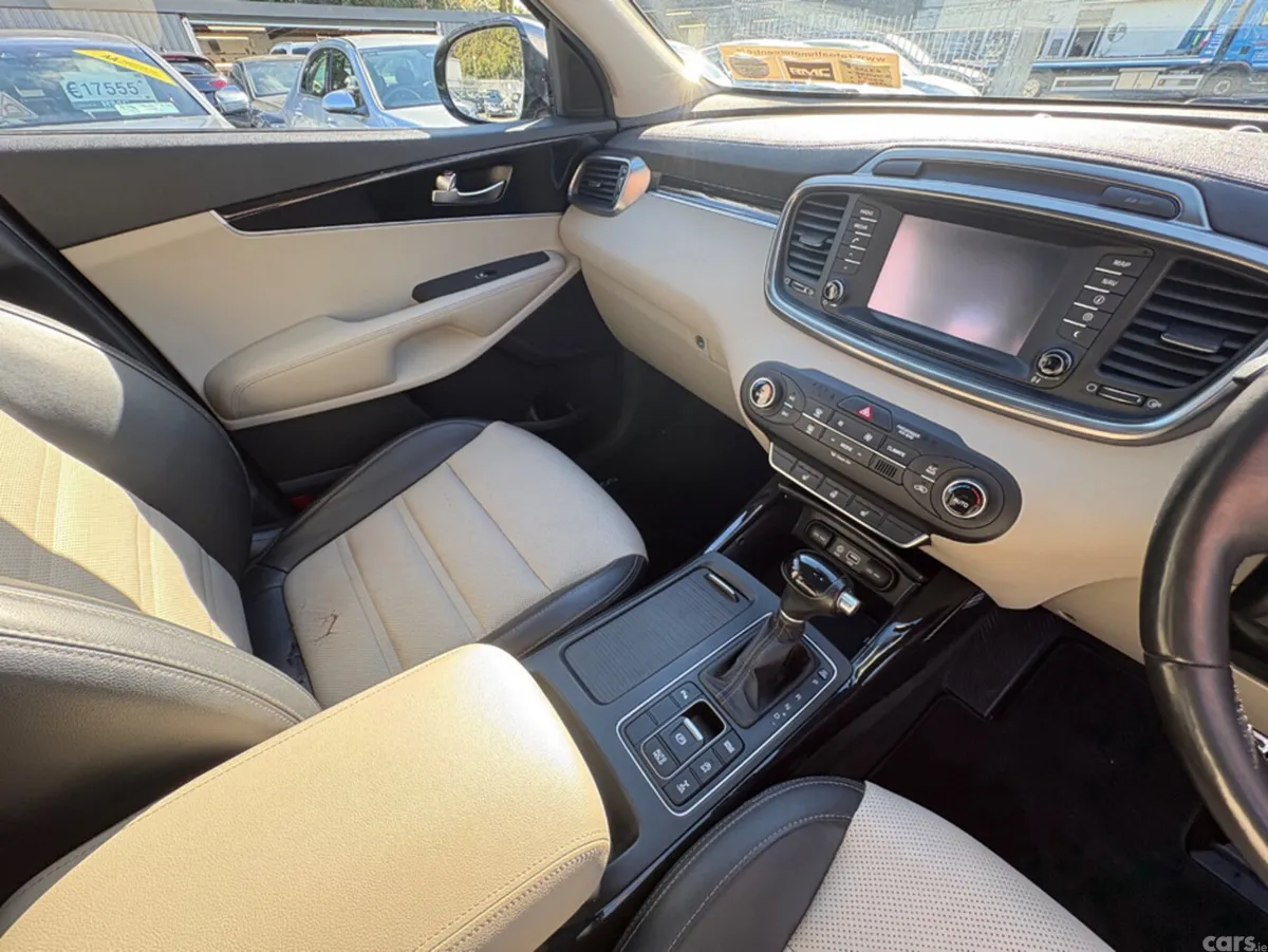Kia Sorento SUV, Diesel, 2017, Grey