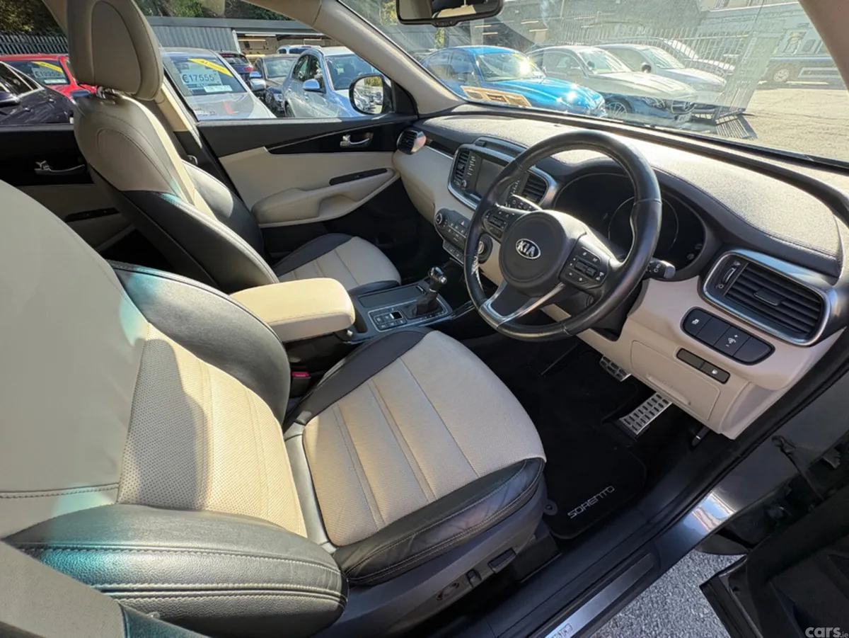 Kia Sorento SUV, Diesel, 2017, Grey
