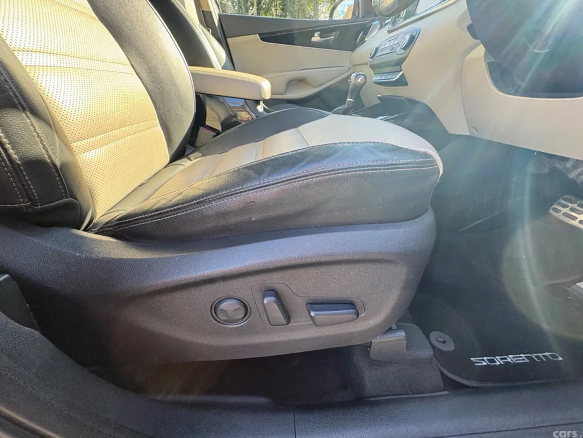 Kia Sorento SUV, Diesel, 2017, Grey