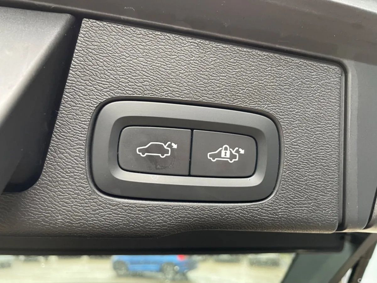 Volvo XC60 SUV, Diesel, 2023, Black