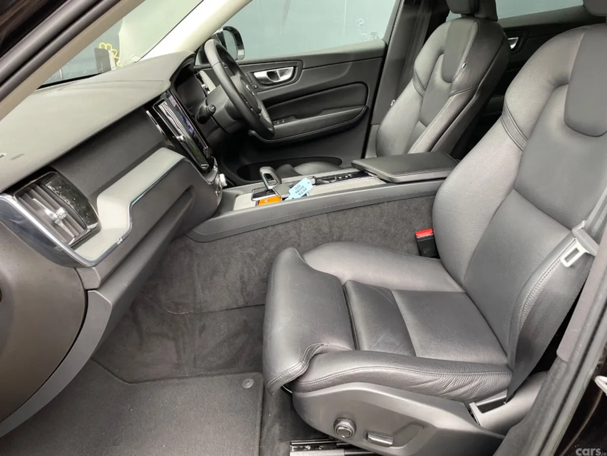 Volvo XC60 SUV, Diesel, 2023, Black