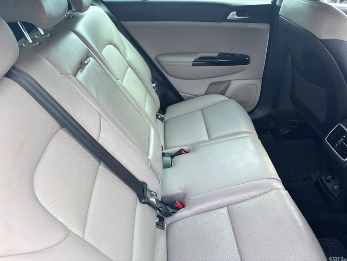 Kia Sportage MPV, Diesel, 2019, White