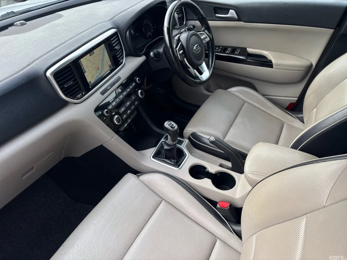 Kia Sportage MPV, Diesel, 2019, White