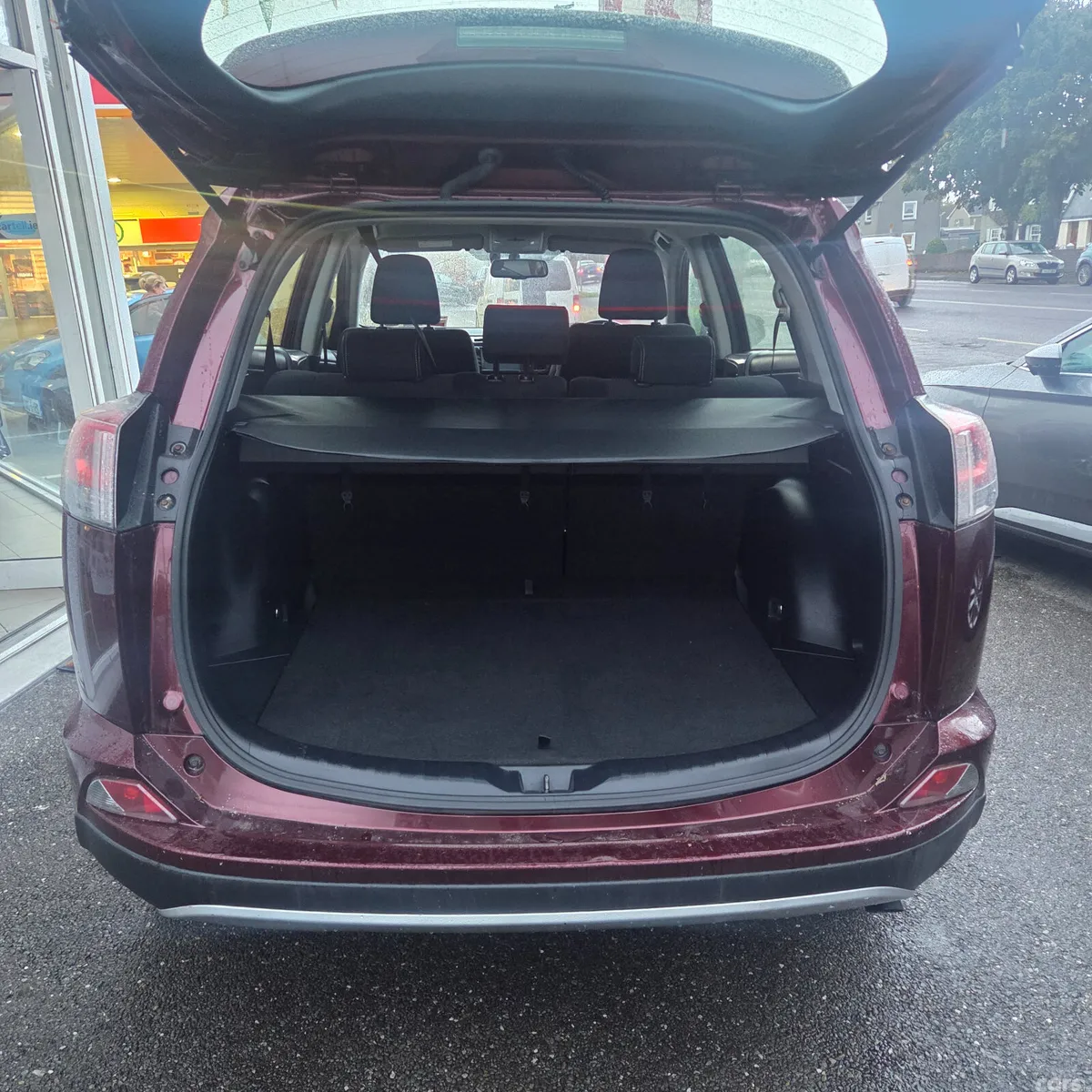Toyota RAV4 SUV, Diesel, 2016, Red