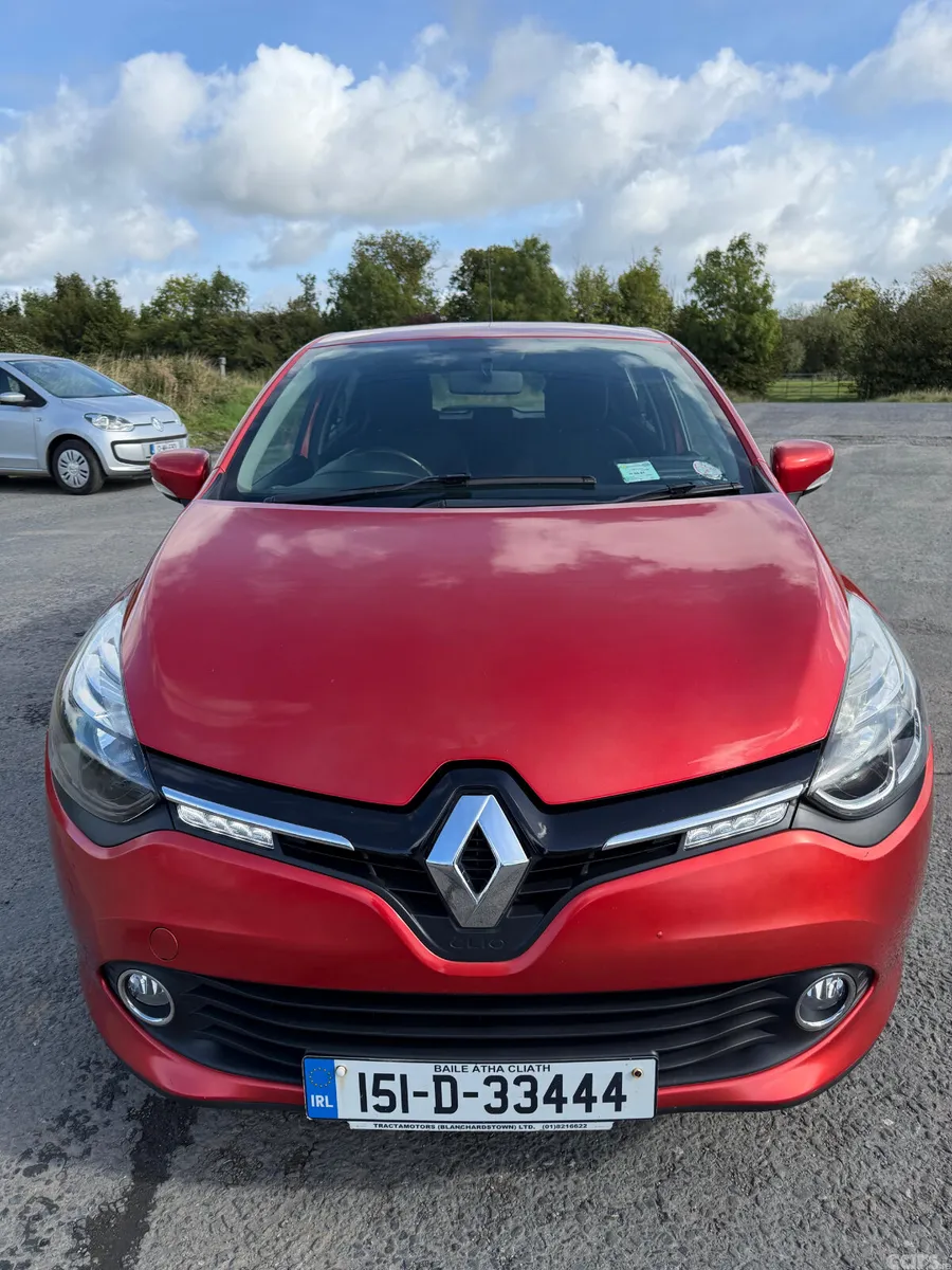 Renault Clio Hatchback, Petrol, 2015, Red