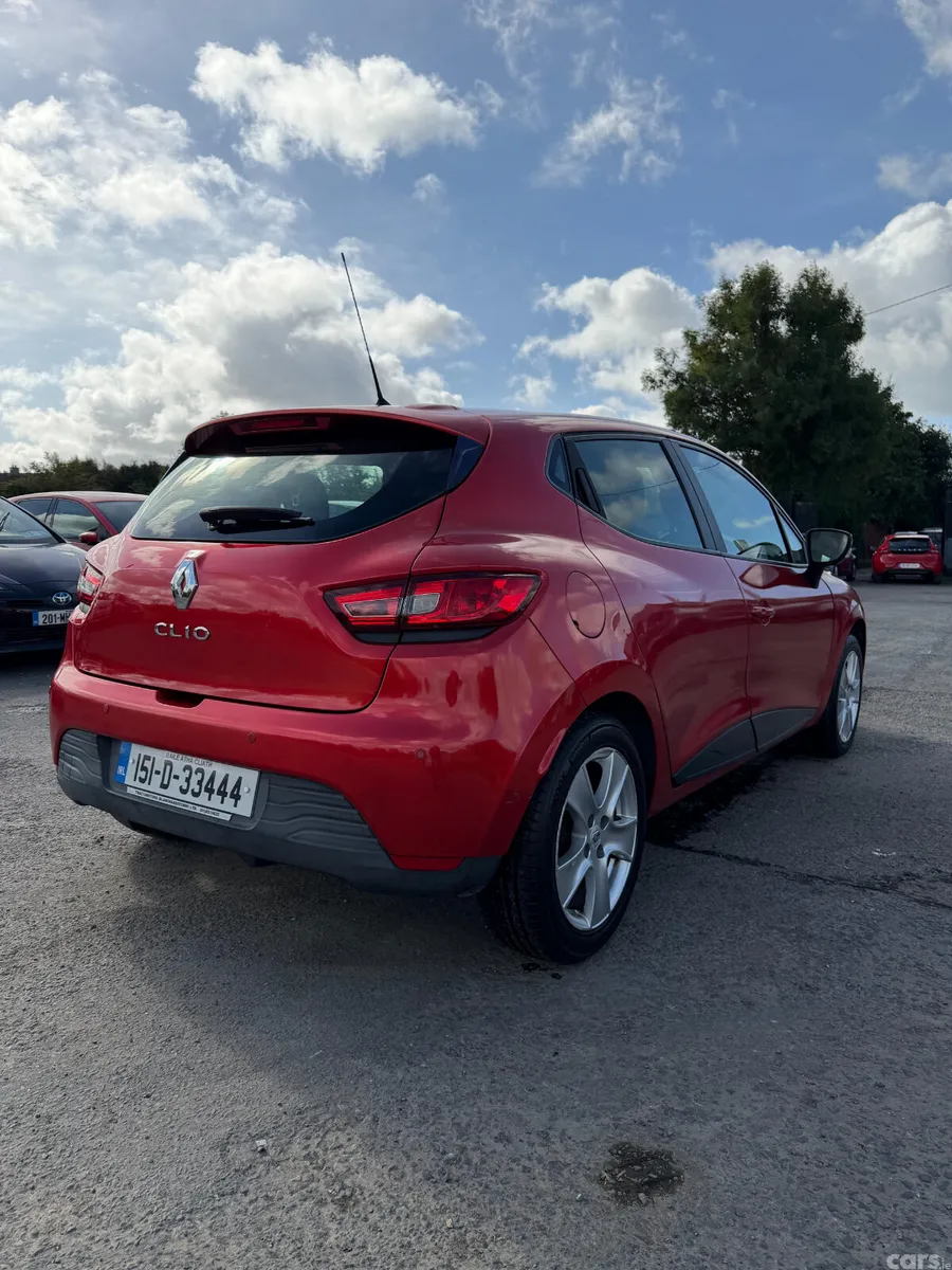 Renault Clio Hatchback, Petrol, 2015, Red